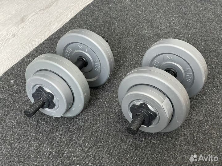 Набор гантелей