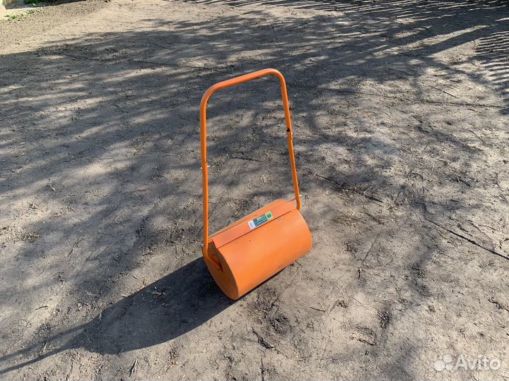 Каток для газона