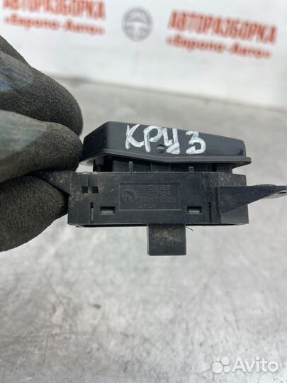 Кнопка центрального замка Chevrolet Cruze седан