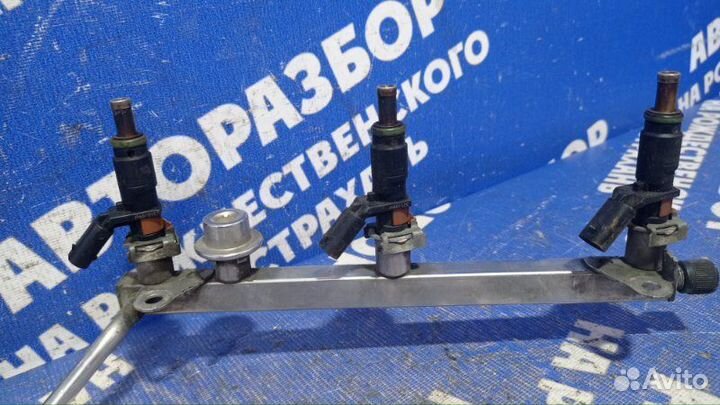 Топливная рампа в сборе Mercedes-Benz W211 седан