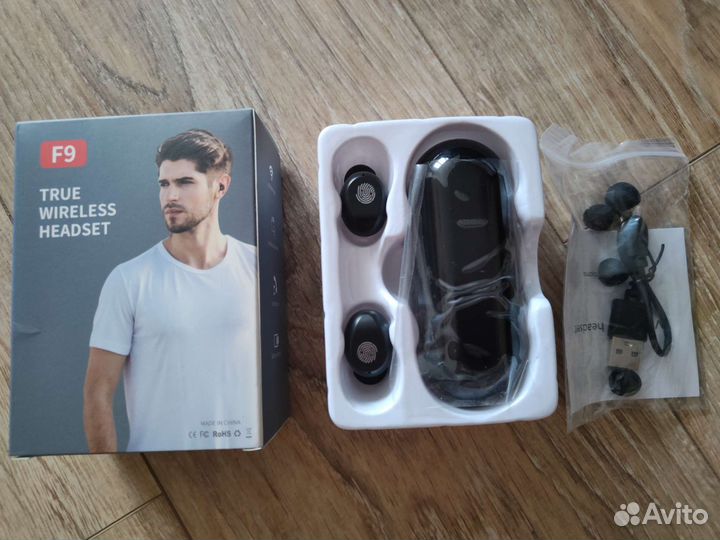 Беспроводные наушники новые