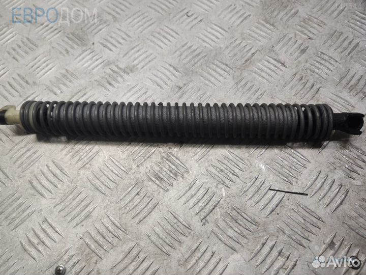 Пружина багажника на BMW G11 s1146901