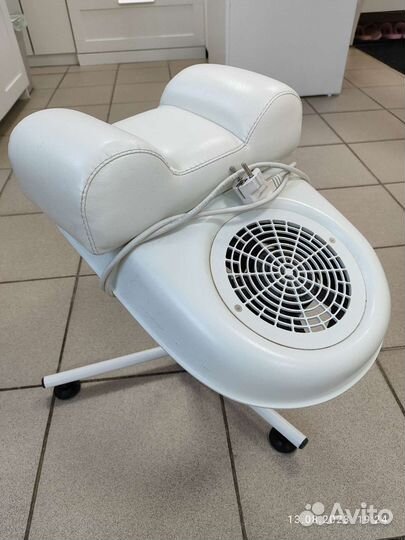 Педикюрная вытяжка