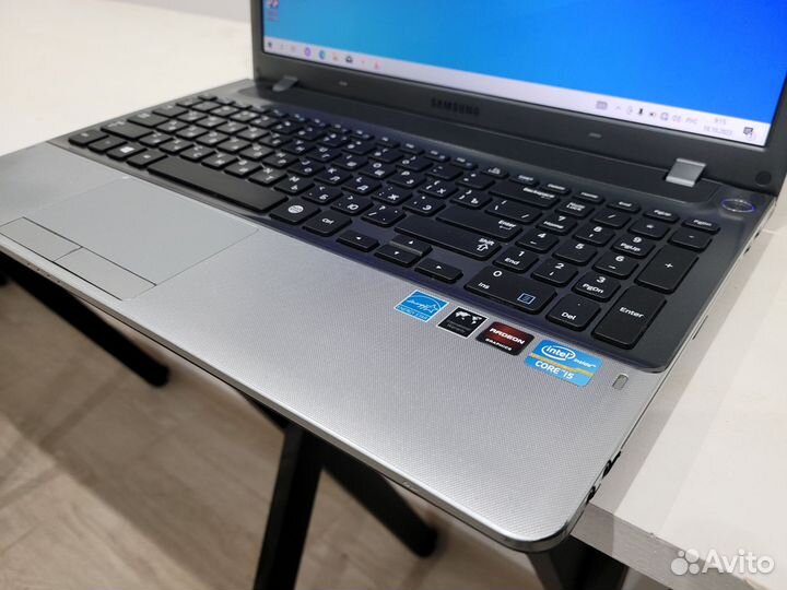 Игровой ноутбук Samsung i5/HD7670M