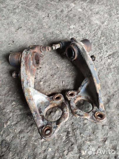 Кронштейн энергоаккумулятора scania 4 серии