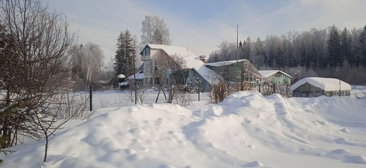 Коттедж 180 м² на участке 12 сот.