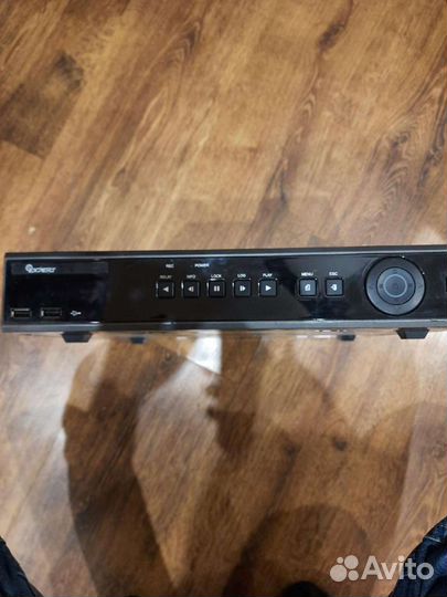 Продам Б/У 16-ти канальный видеорегистратор