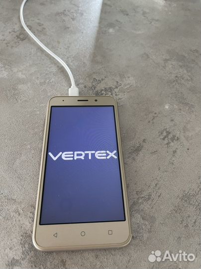 Смартфон Vertex Impress Luck