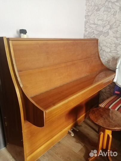 Пианино Красный Октябрь