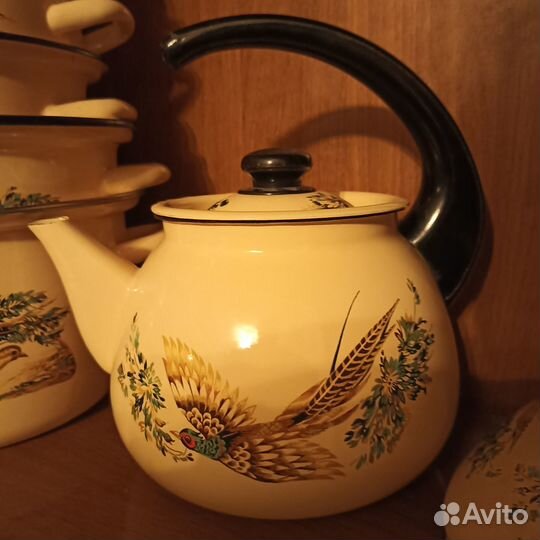 Посуда эмалированная новая кастрюли чайник кружки
