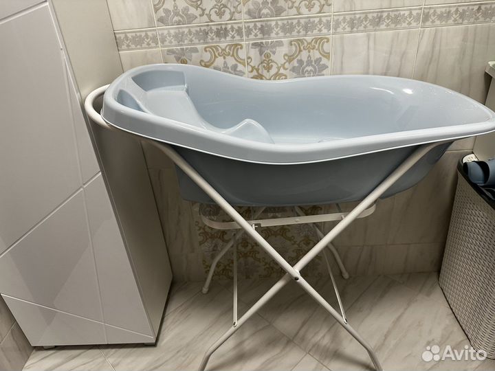 Ванночка для купания с подставкой