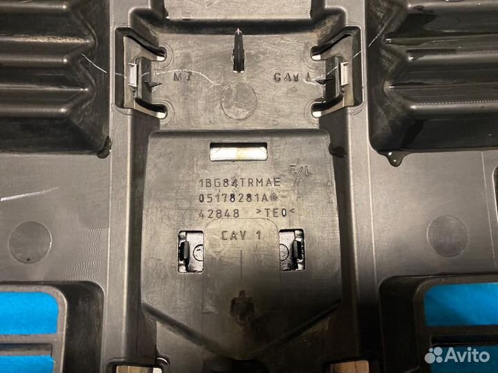 Решётка радиатора Dodge Journey 2008-2011