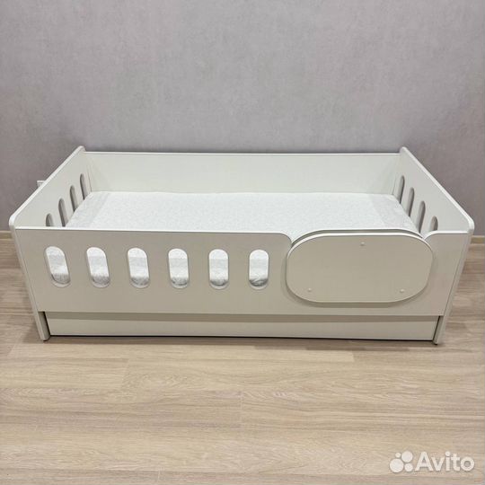 Детская кровать манеж