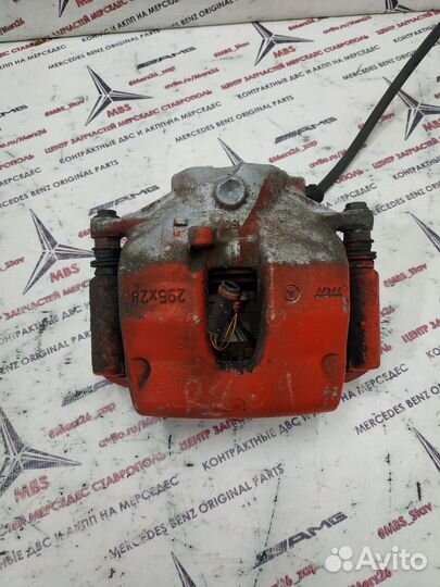 Суппорт передний w204 Mercedes