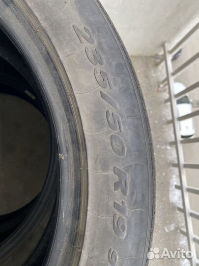 Pirelli P Zero PZ4 235/50 R19 и 255/45 R19