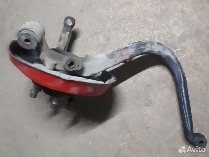 Задний левый поворотный кулак Ауди а4 б5