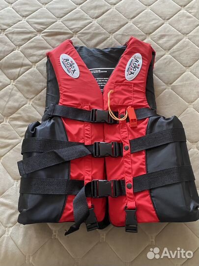Спасательный жилет