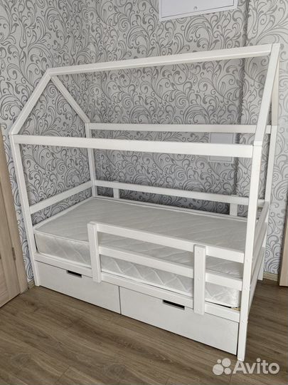 Новая детская кровать домик
