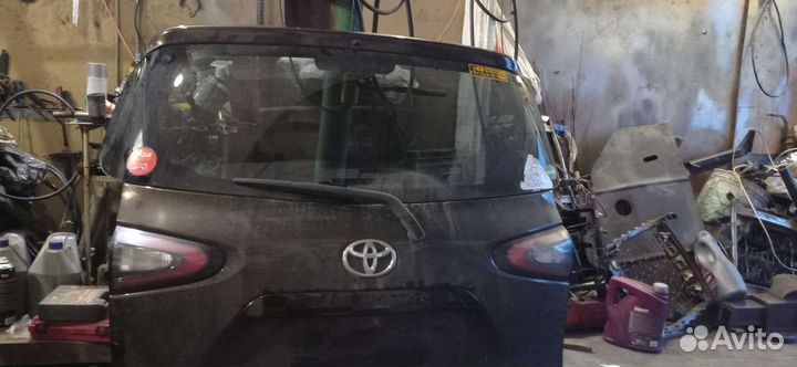 Пятая дверь на Тойота Сиента