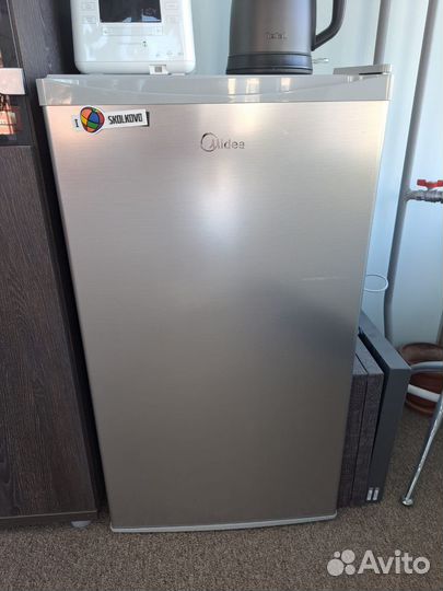 Холодильник мини Midea MR1080S