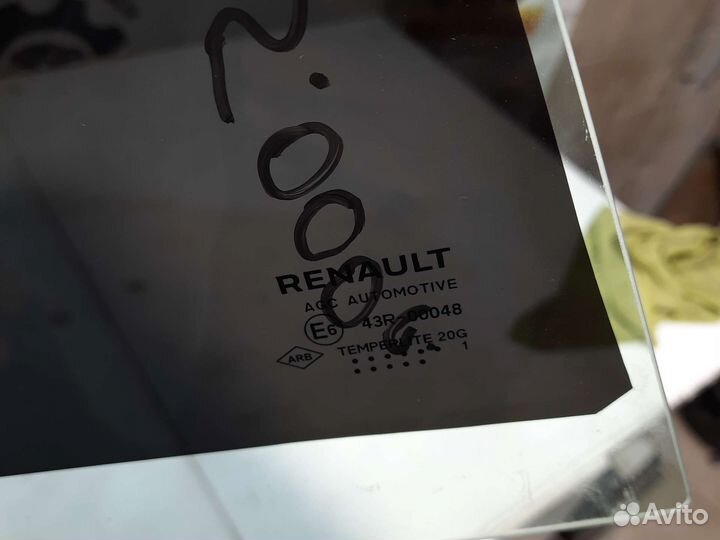 Стекло заднее правое Renault Arkana