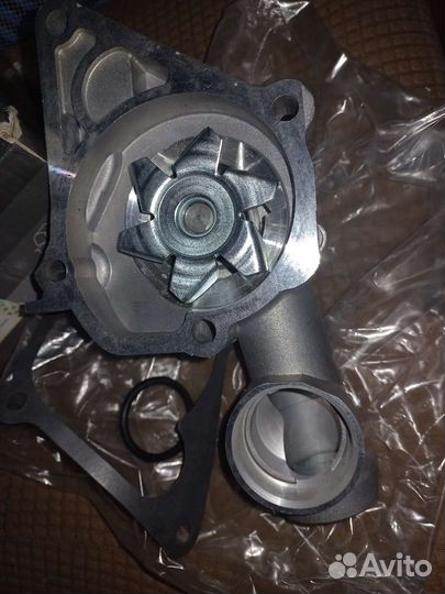 Помпа водяная на Hyundai Mitsubishi Proton