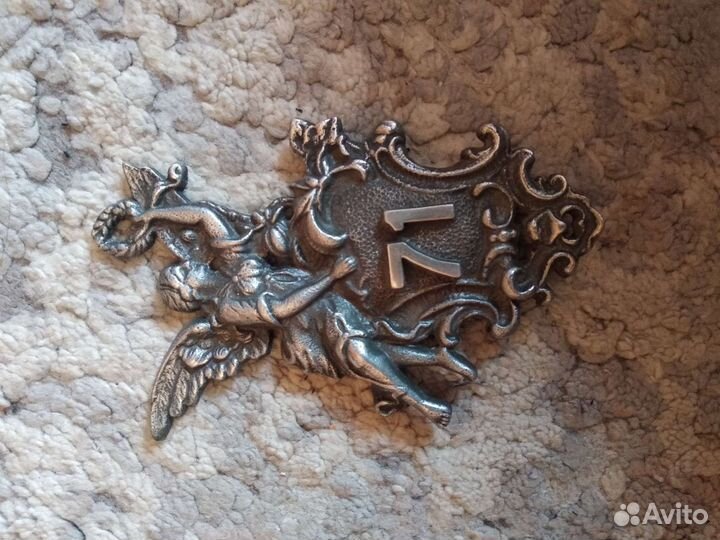 Номер фигурный (71) на квартирную дверь