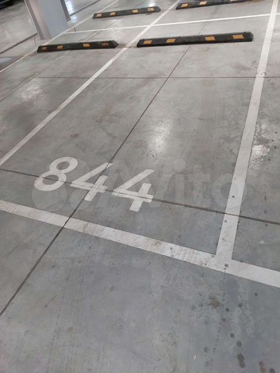 Машиноместо, 13 м²