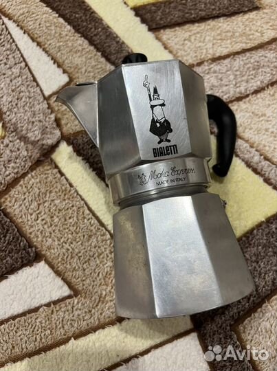 Гейзерная кофеварка bialetti