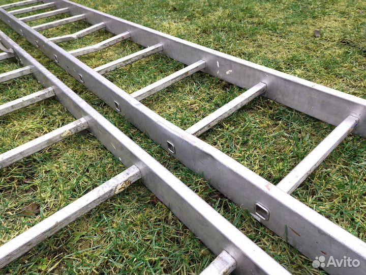 Алюминиевая лестница 2 секции по 13 ступеней