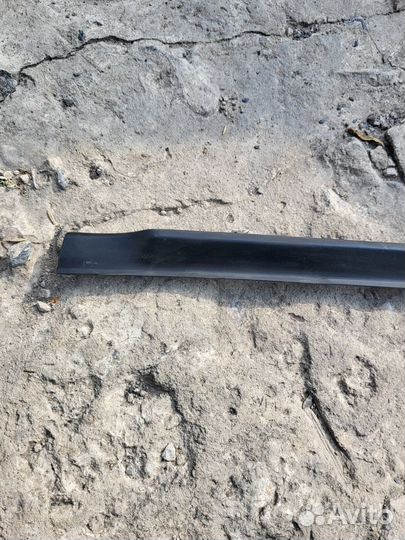 09-17 w212 Мерседес накладка двери передней левой