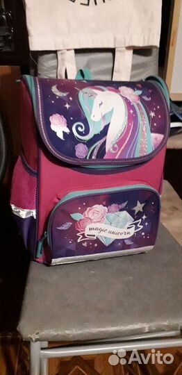 Два рюкзака для девочки и доска для рисования