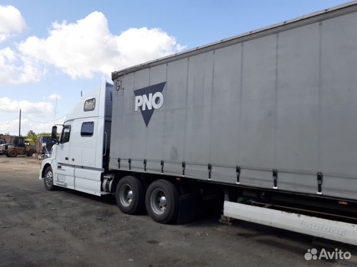 Volvo VNL 780 с полуприцепом, 2008