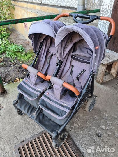 Коляска для двойни
