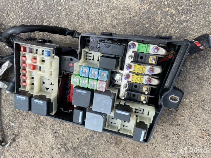 Блок предохранителей с проводкой Ford Focus 2 shda