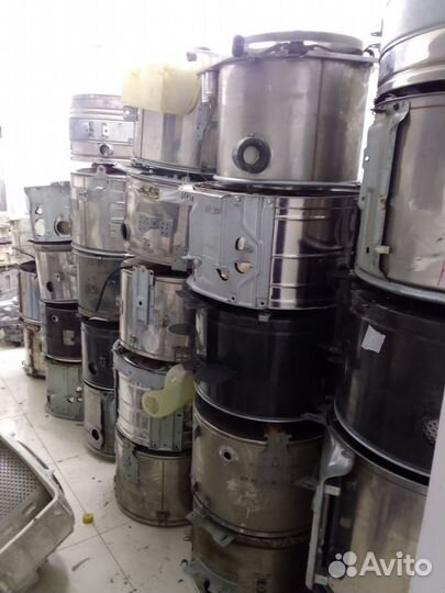 Много баков для стиральных машин