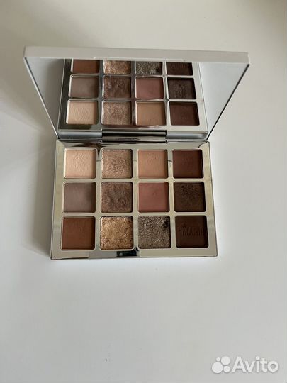 Палетка теней Makeup by Mario