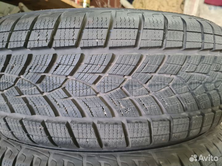 Goodyear UltraGrip Performance+ 215/65 R17 99V