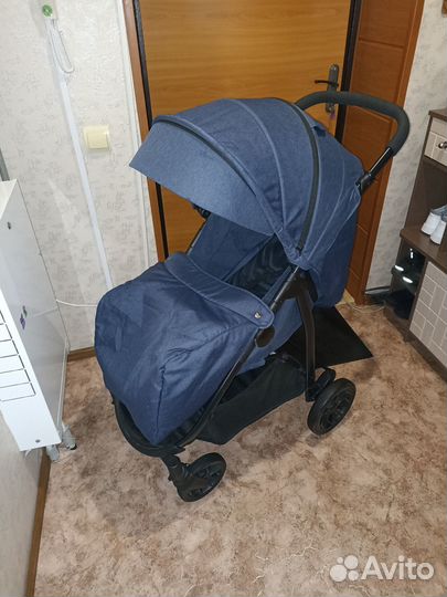 Продается прогулочная коляска