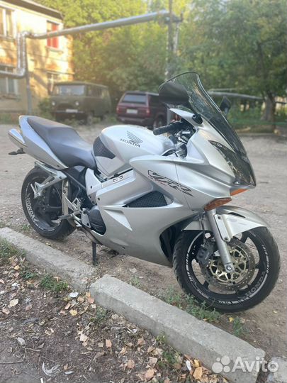 Honda vfr800 2002