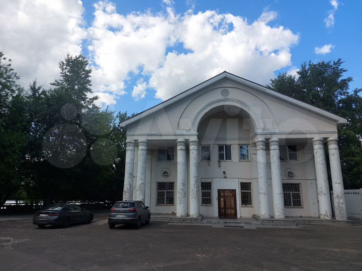 Здание, 920 м²