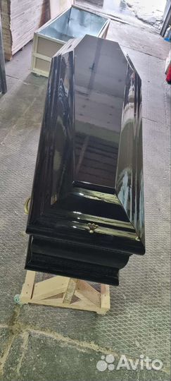 Гроб лакированный 4 гранный, 6 гранный