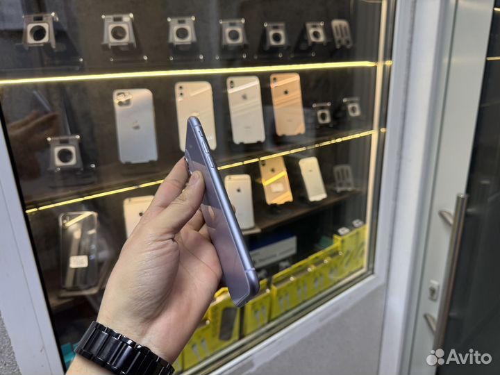 iPhone 11, 64 ГБ