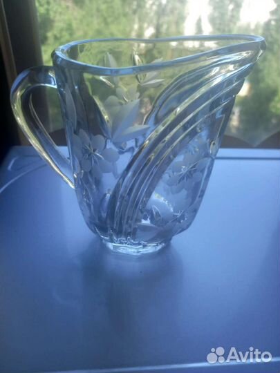Хрустальный молочник