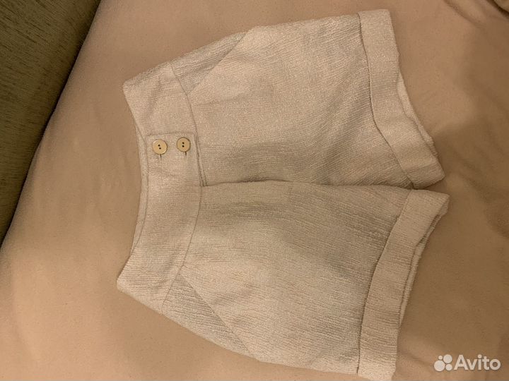 Шорты женские из белого букле