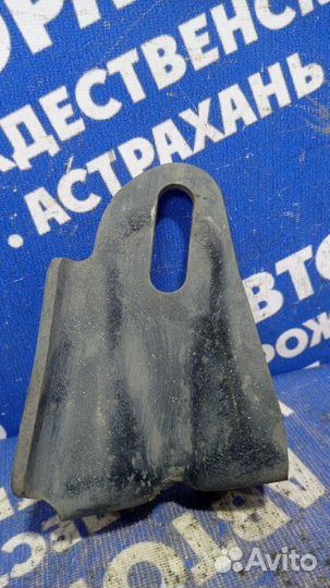 Задний буксировочный крюк Toyota Blade хэтчбек