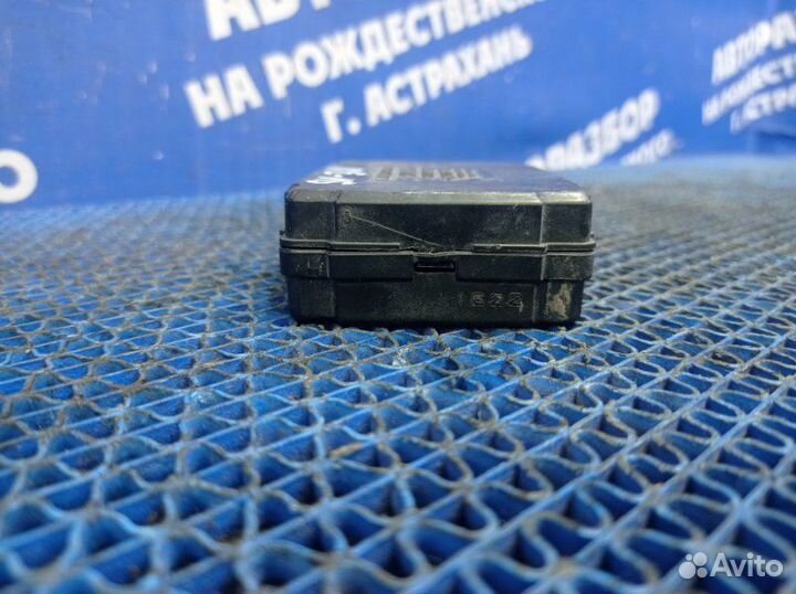 Блок предохранителей Toyota Camry седан 4S-FE 1990