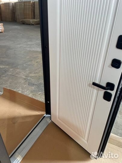 Дверь входная металлическая в Рассрочку