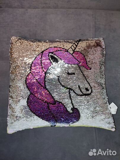 Подушка с пайетками