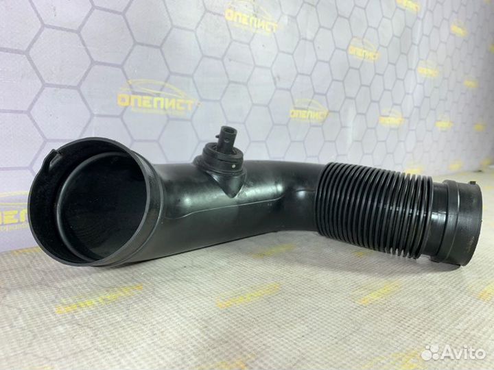 Патрубок воздушного фильтра Opel Astra H GTC
